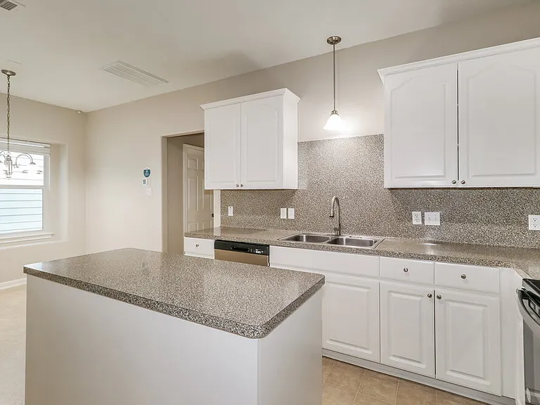 999 Arbor Way — Photo 8