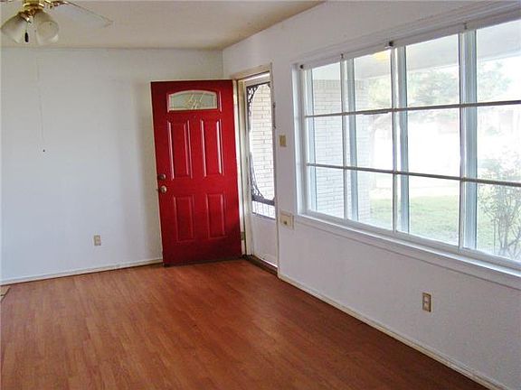3rd image of 809 June Dr