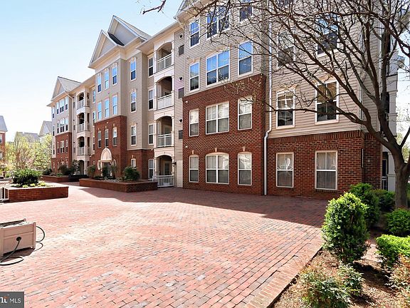 3rd image of 5116 Donovan Dr APT 307