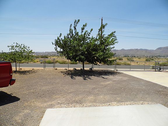 4th image of 3600 N Rainbow Dr