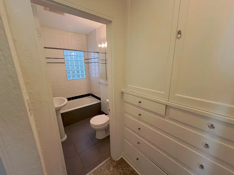 3758 Colonial Ave #1 — Photo 9