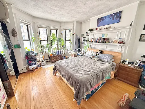 8 Royce Rd Photo 1