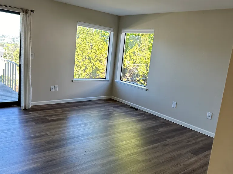 331 23rd St NE — Photo 28