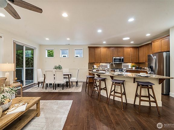 5th image of 14714 Knoll Park Court E