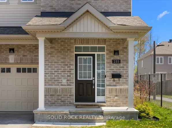 255 Trailsedge Way, Ottawa, ON K1W 0E8