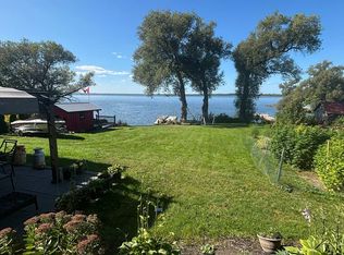 3 Solmes St, Prince Edward County, ON K0K2T0