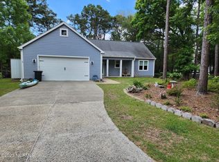 101 Cypress Ct, Pine Knoll Shores, NC 28512
