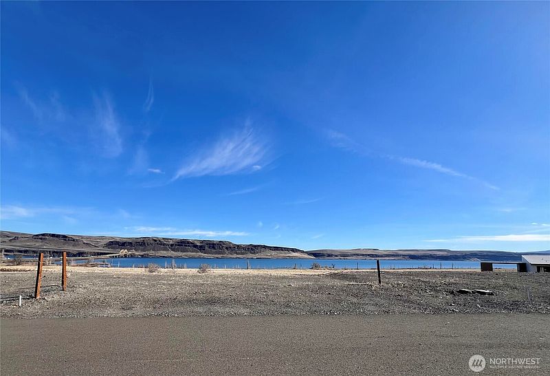 3rd image of 60 King Salmon Court