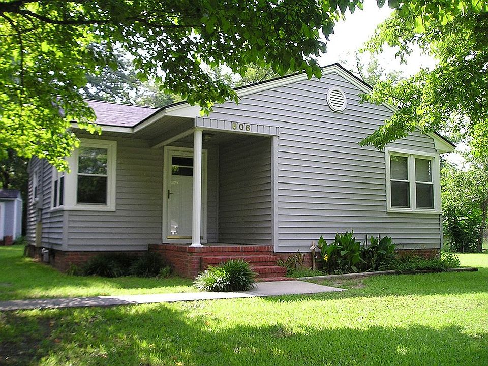1st image of 806 Hemlock Dr