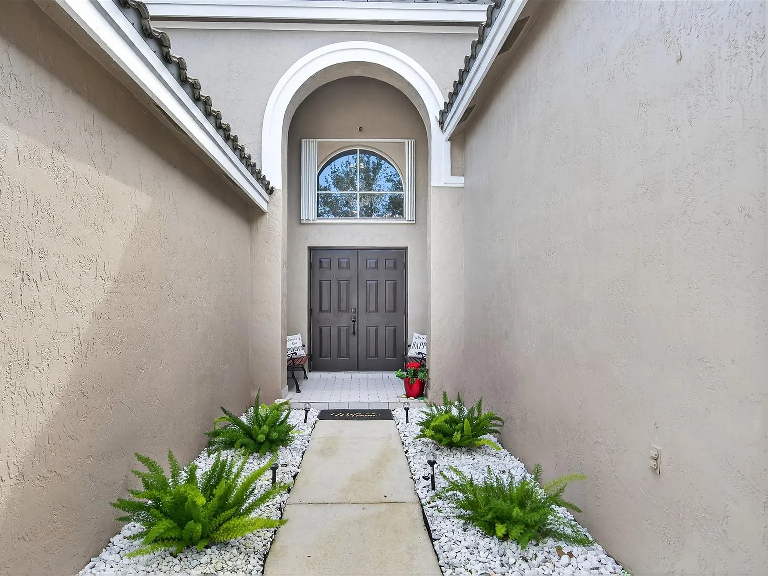 4 bed, 2.5 bath, 2055 sqft, $5,500 — Photo 2