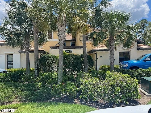3 bed, 2.0 bath, 2319 sqft, $7,200 — Photo 2