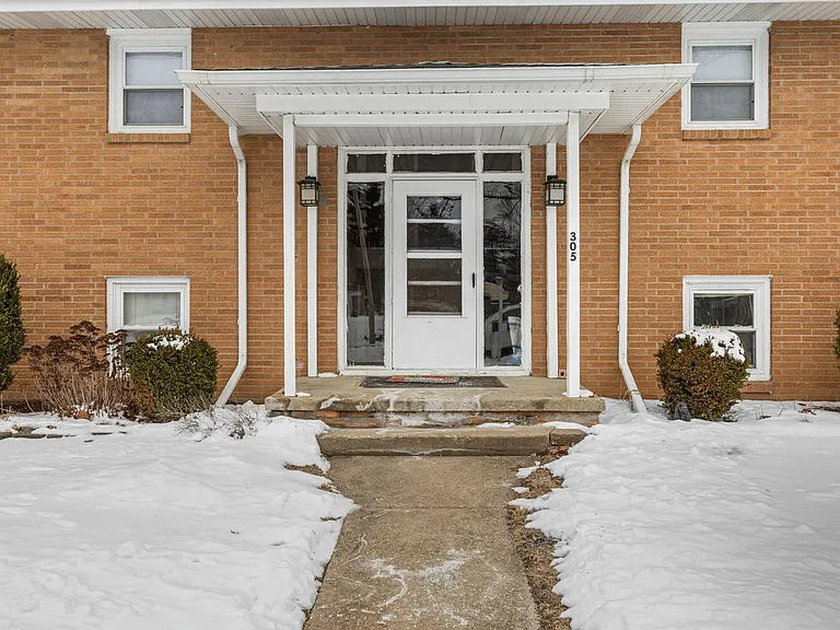 305 N Elizabeth St — Photo 10