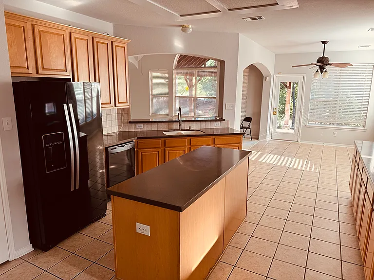 3813 Cedar Ridge Ct — Photo 5