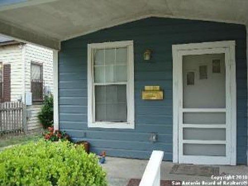 4th image of 762 Fulton Ave