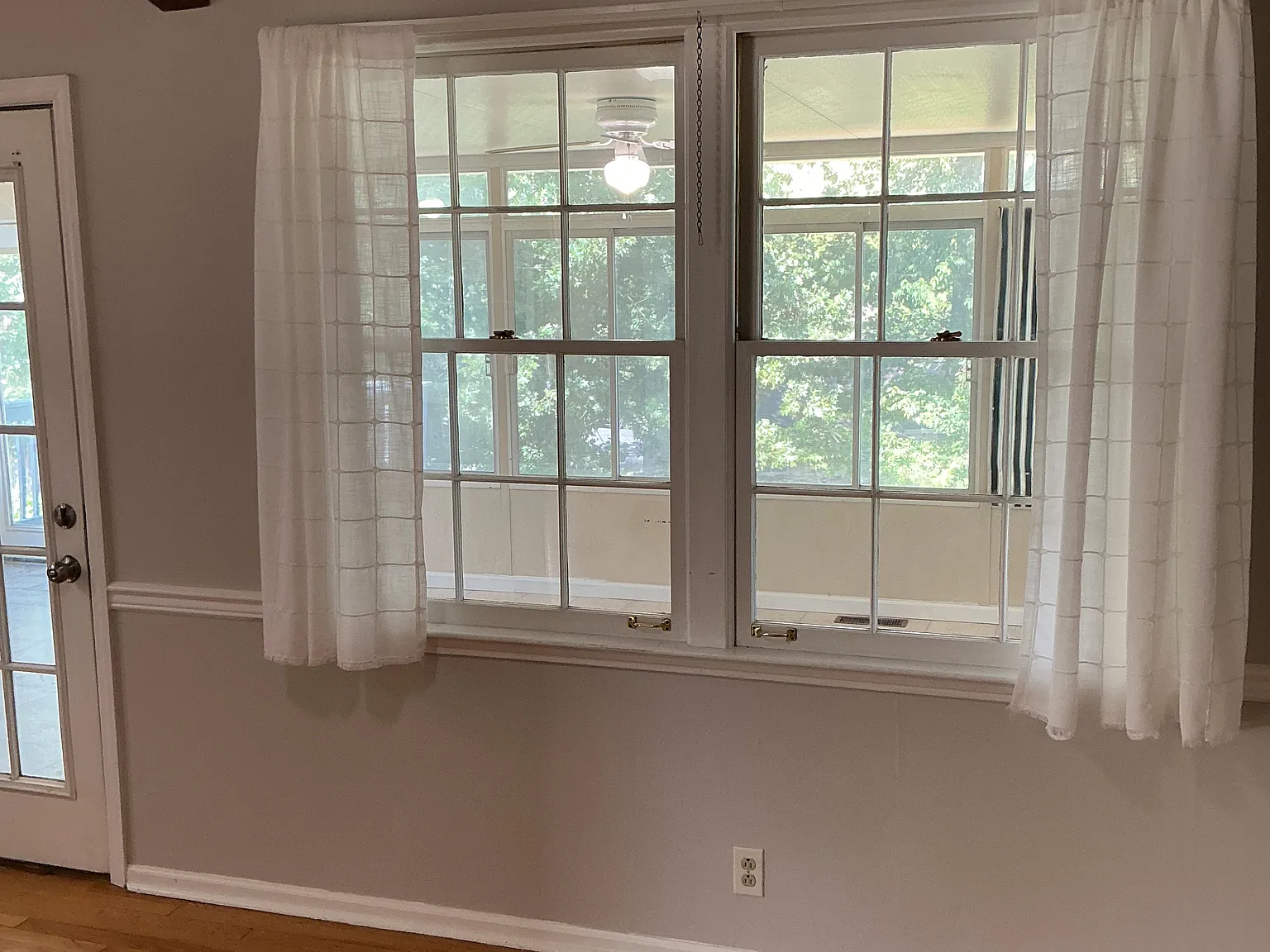 3 bed, 2.5 bath, 2270 sqft, $2,150 — Photo 3