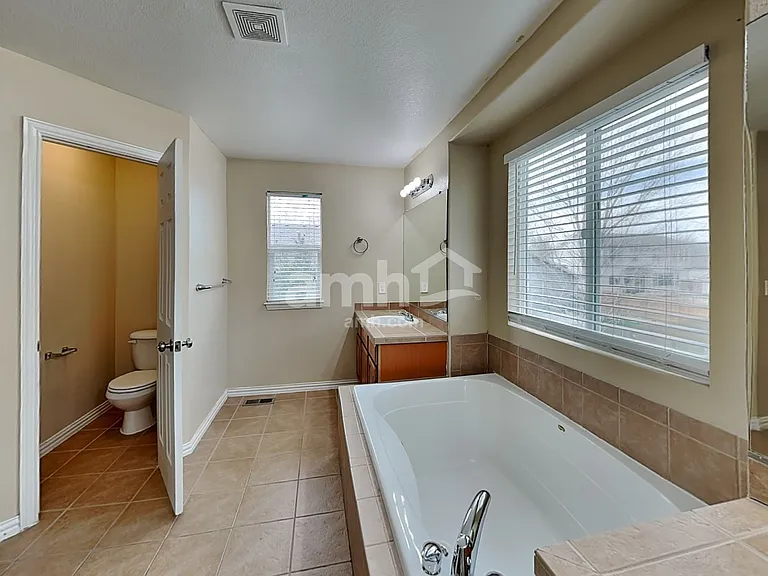 13009 Magnolia St — Photo 16