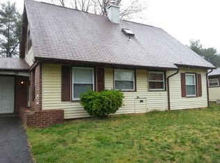 39 Shawmont Ln, Willingboro, NJ 08046