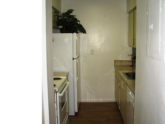 3rd image of 5900 NW 46th Ave