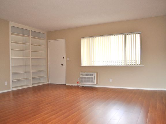 3rd image of 321 Lincoln Ave APT 6