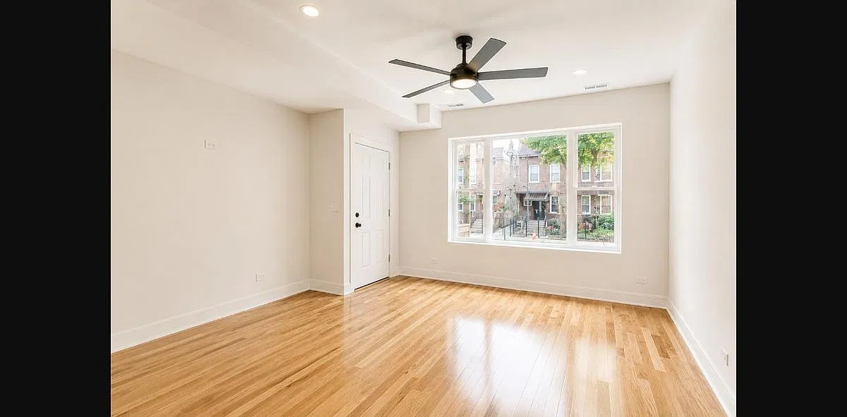 3136 N Ridgeway Ave — Photo 3
