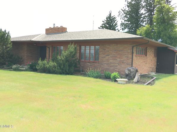 101 Rural Ave SW, New England, ND 58650