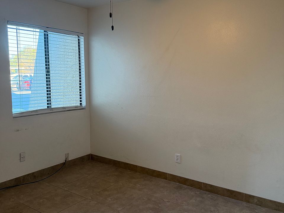1st image of 716 W 14th St