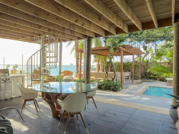 2440 N Shore Ter, Miami Beach, FL 33141