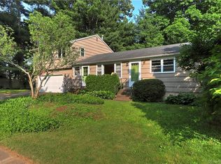 132 Tumblebrook Rd, Milford, CT 06461