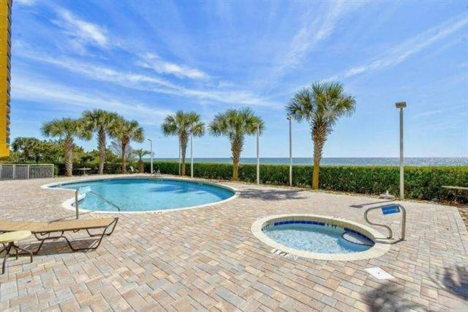 2 bed, 2.0 bath, 1065 sqft, $4,496 — Photo 4