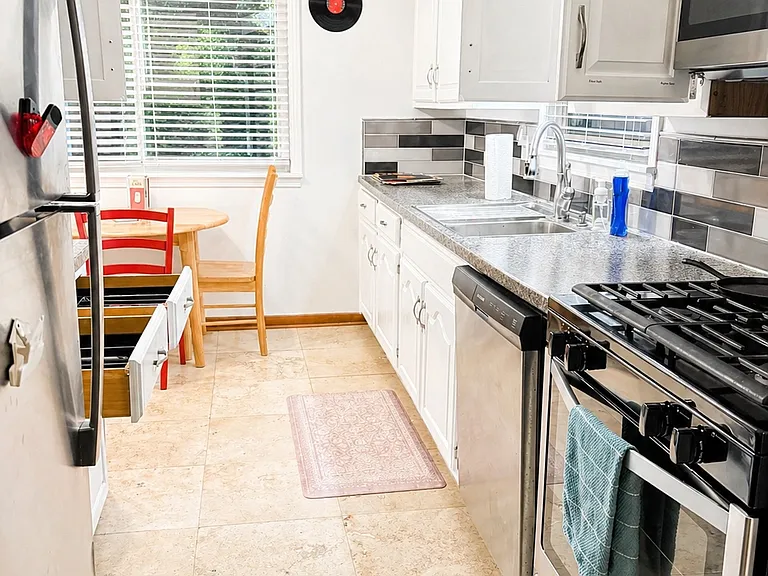 1445 E Lynn Dr — Photo 6