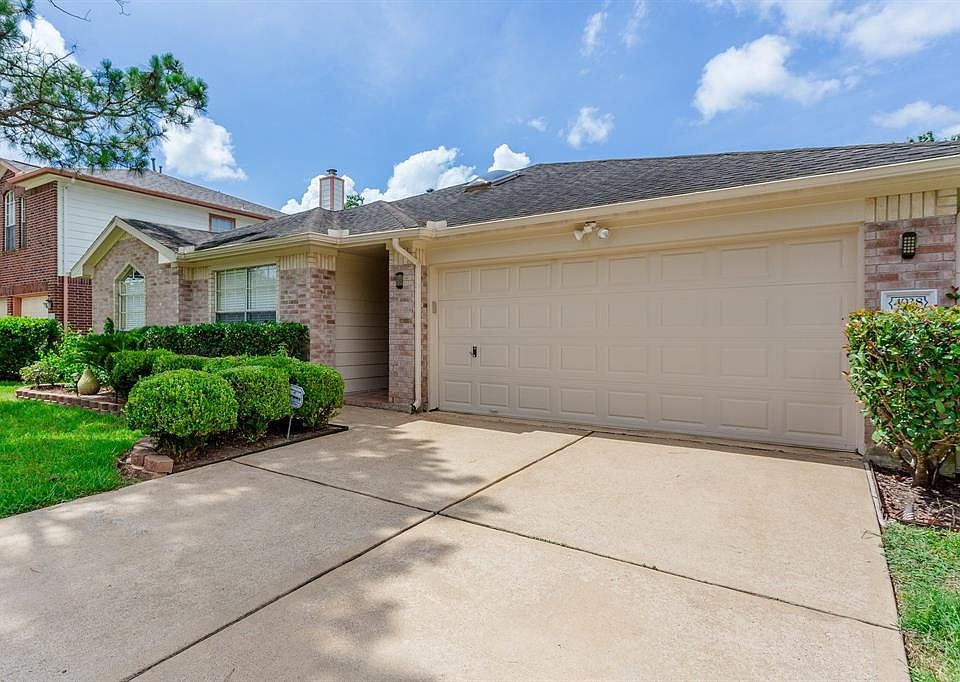 1st image of 4938 Sentry Woods Ln