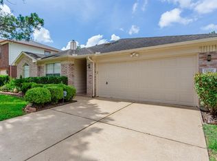 4938 Sentry Woods Ln, Pearland, TX 77584