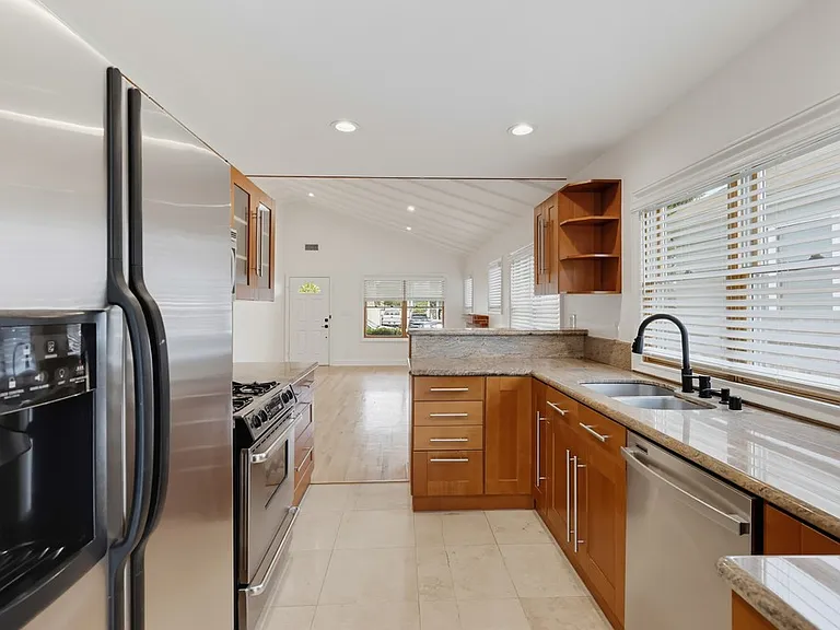 4356 Louisiana St — Photo 15