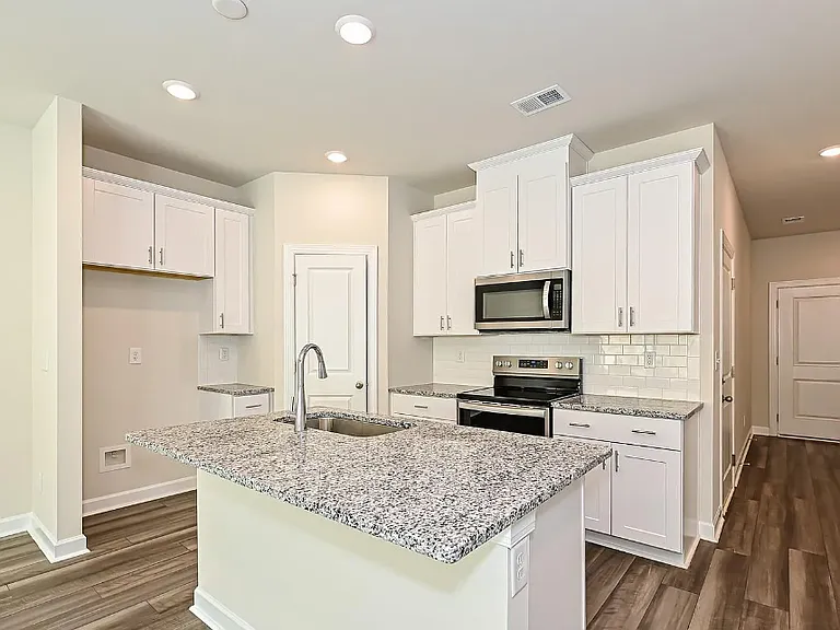 506 Tayberry Ln — Photo 4