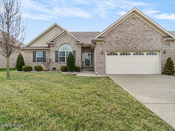 2nd image of 10012 Crooked Oak Way