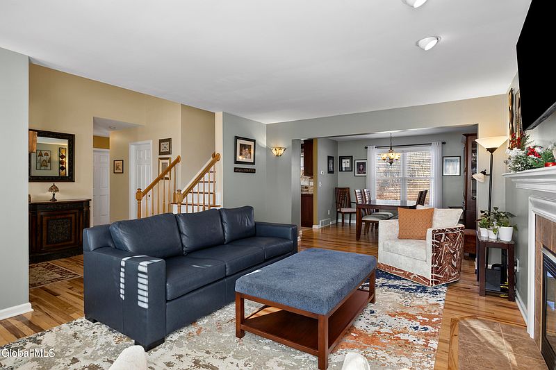 5th image of 23 Cedarcrest Drive