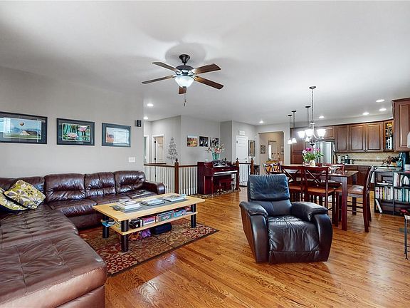 3rd image of 1153 Eichhorn Dr