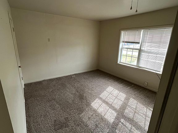 5th image of 323 E Fillmore Ave