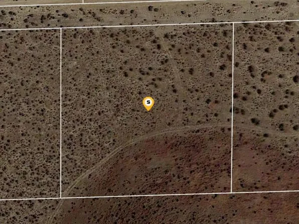 20 E Silver Queen Rd, Mojave, CA 93501