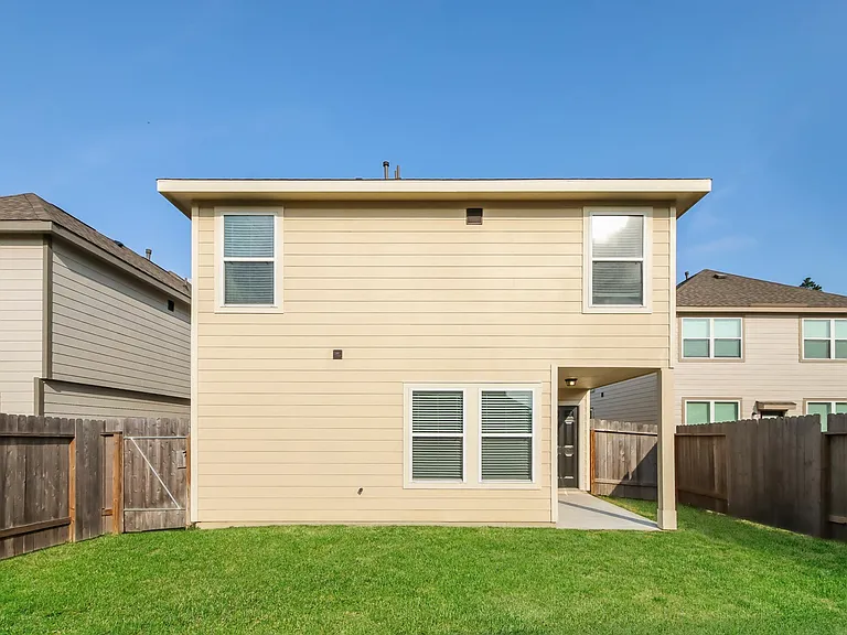 17311 Desmond St — Photo 5