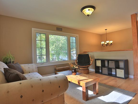 5th image of 3227 W Birkshire Dr