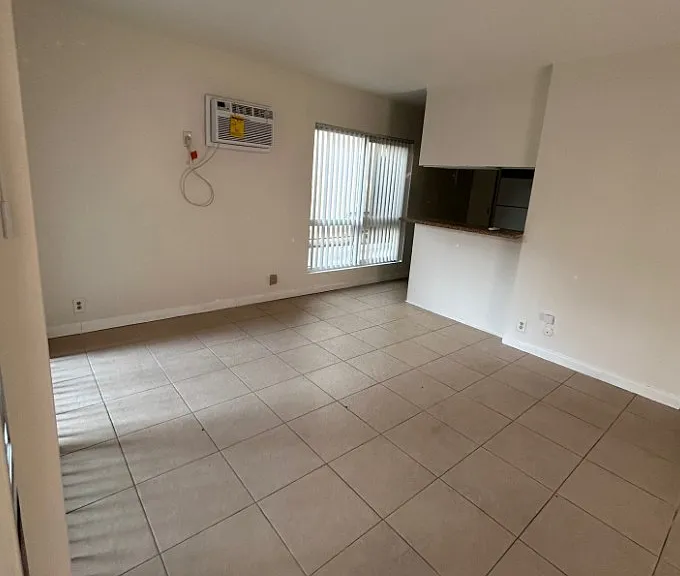 6633 Darby Ave #24 — Photo 5
