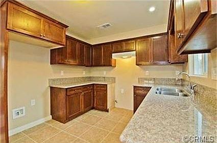 4th image of 385 E 116th Pl