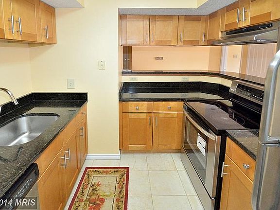 2nd image of 1527 Lincoln Way APT 301-B