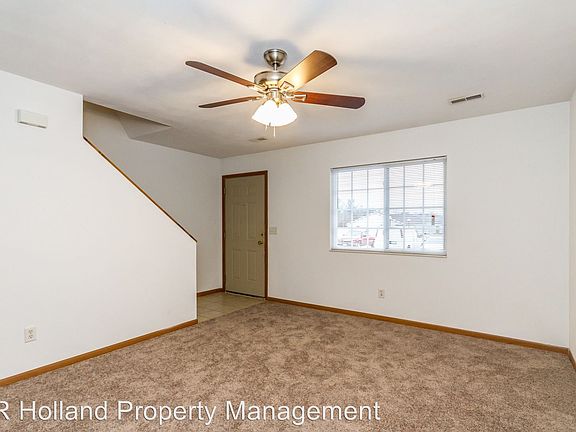 4th image of 730 Fountain View Dr APT D