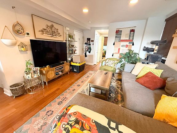 4th image of 204 Sumac St APT 2