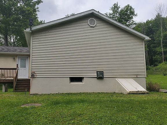 4th image of 1632 Showalter Ave