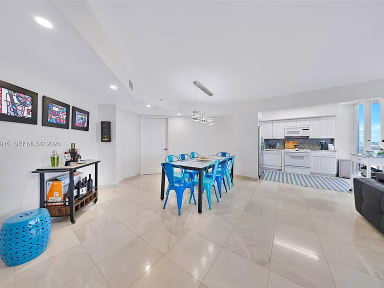 6301 Collins Ave #1708 — Photo 9