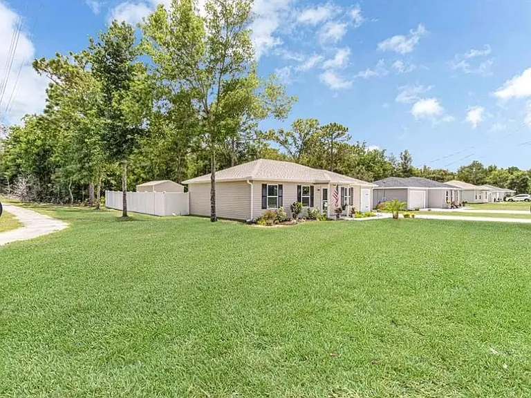 433 Spring Ln — Photo 4