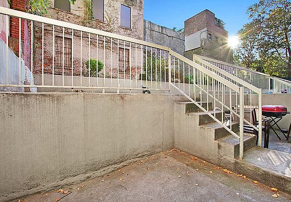 5th image of 102 Clifton Pl APT 1A
